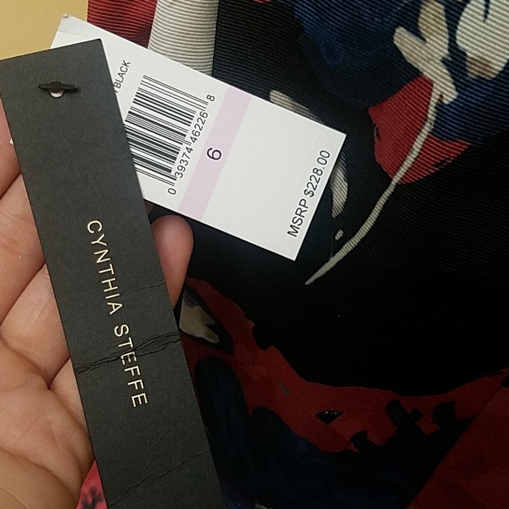 NWT Cynthia Steffe Elodie Floral V Neck Dress 6 - Picture 7 of 8